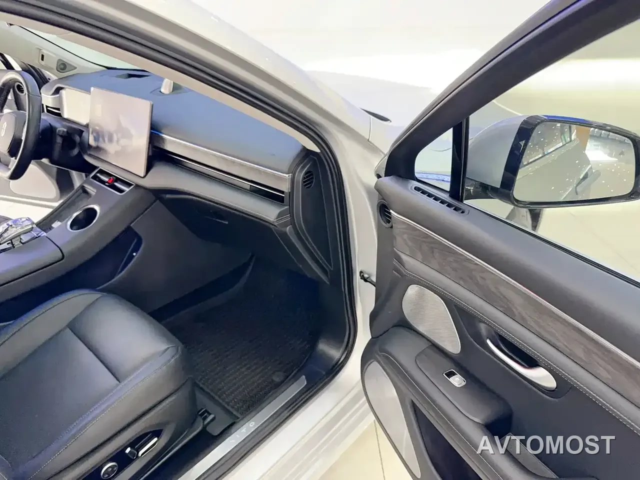 AITO M5 2022 Extended Range AWD Ultimate Edition — фото 18