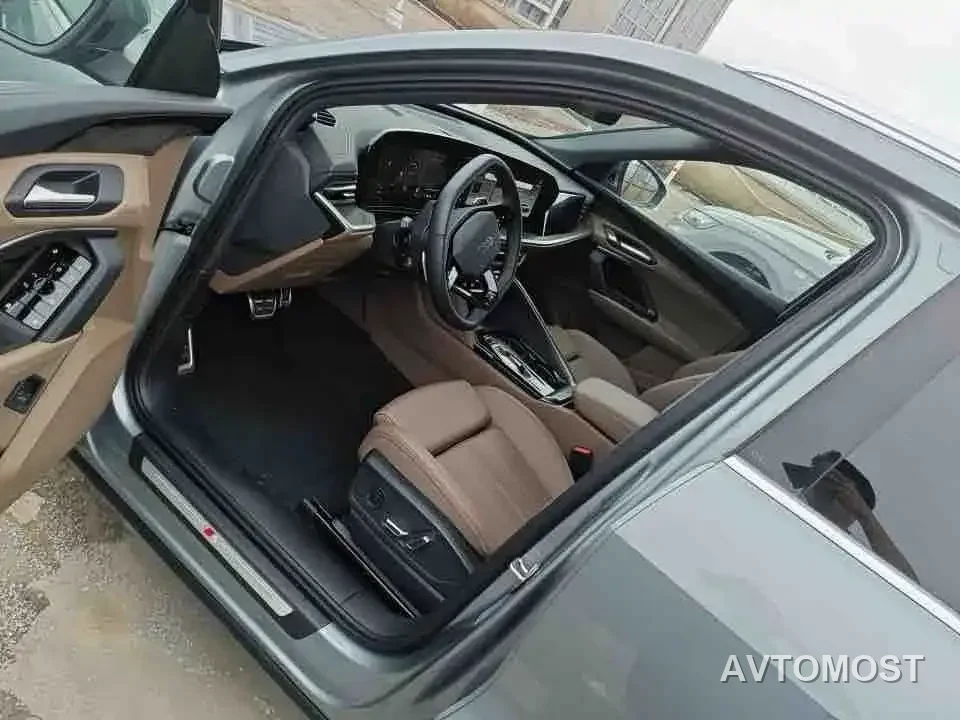 Audi Q5L 2026 Model Base Version — фото 3
