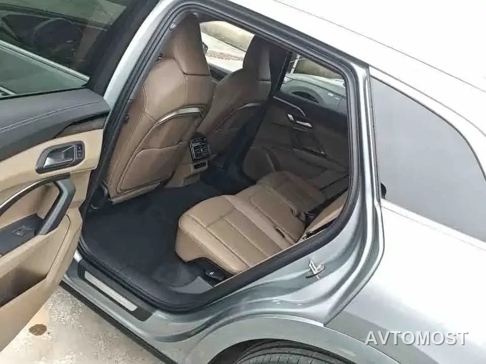 Audi Q5L 2026 Model Base Version — фото 4