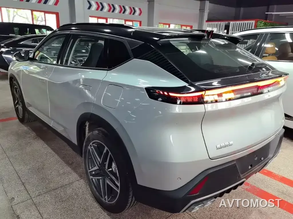 Dongfeng Aeolus Haohan 2023 DH-i 1.5T Premium Edition — фото 5