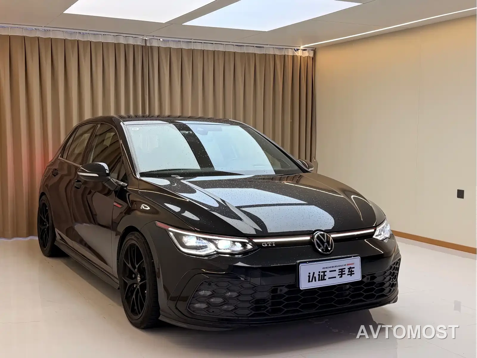 Volkswagen Golf GTI 2021 380TSI DSG GTI — фото 3