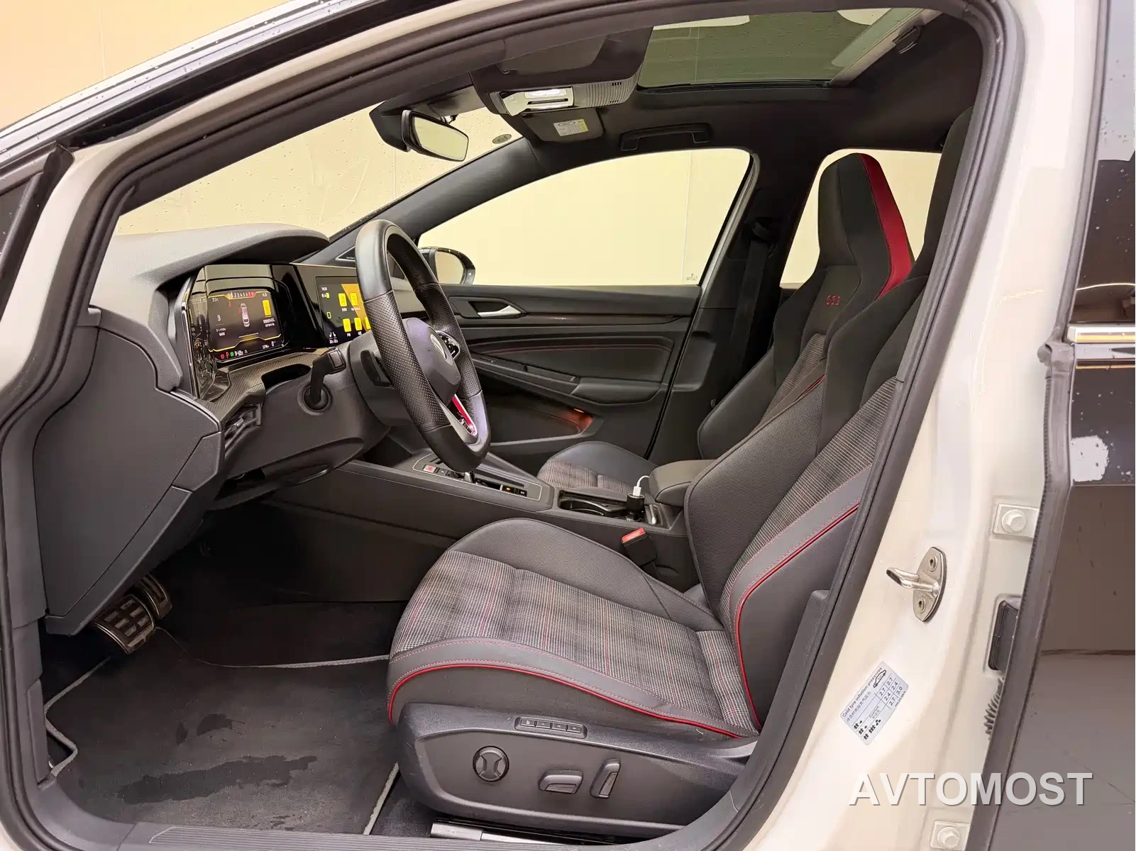 Volkswagen Golf GTI 2021 380TSI DSG GTI — фото 7