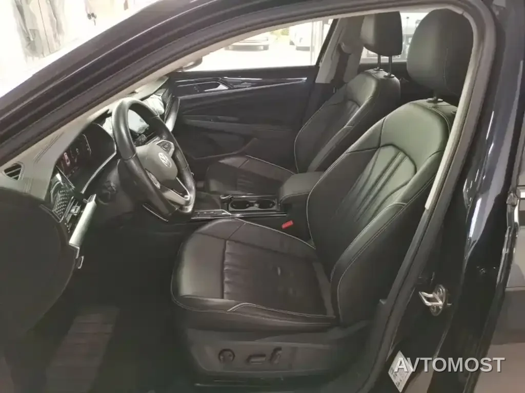 Volkswagen Passat 2022 330TSI Elite Edition — фото 13
