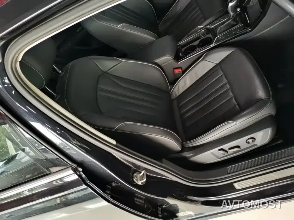 Volkswagen Passat 2022 330TSI Elite Edition — фото 23