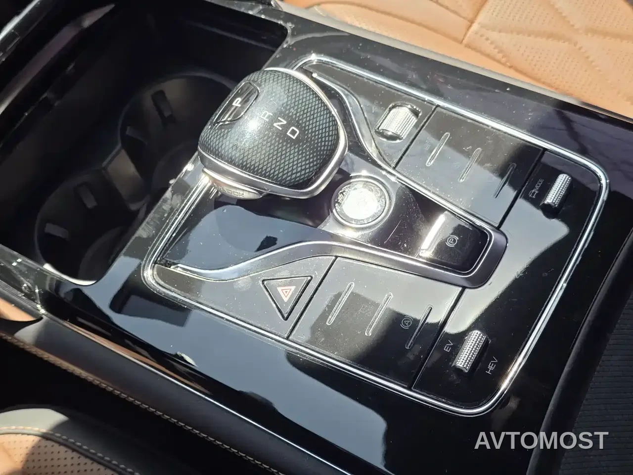 BYD Tang New Energy 2021 DM-i 112KM Premium — фото 25