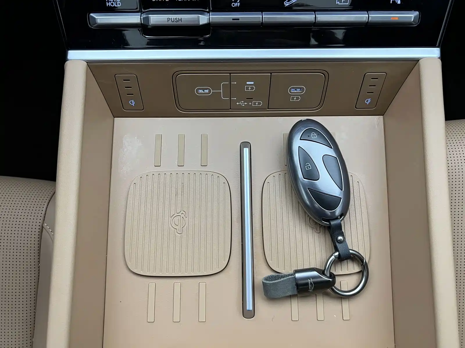 Hyundai Santa Fe 2024 2.0T Explorer Pro — фото 18