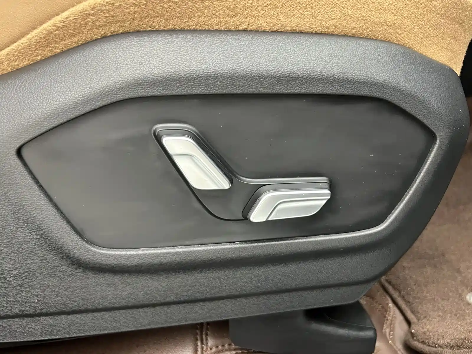 Hyundai Santa Fe 2024 2.0T Explorer Pro — фото 24