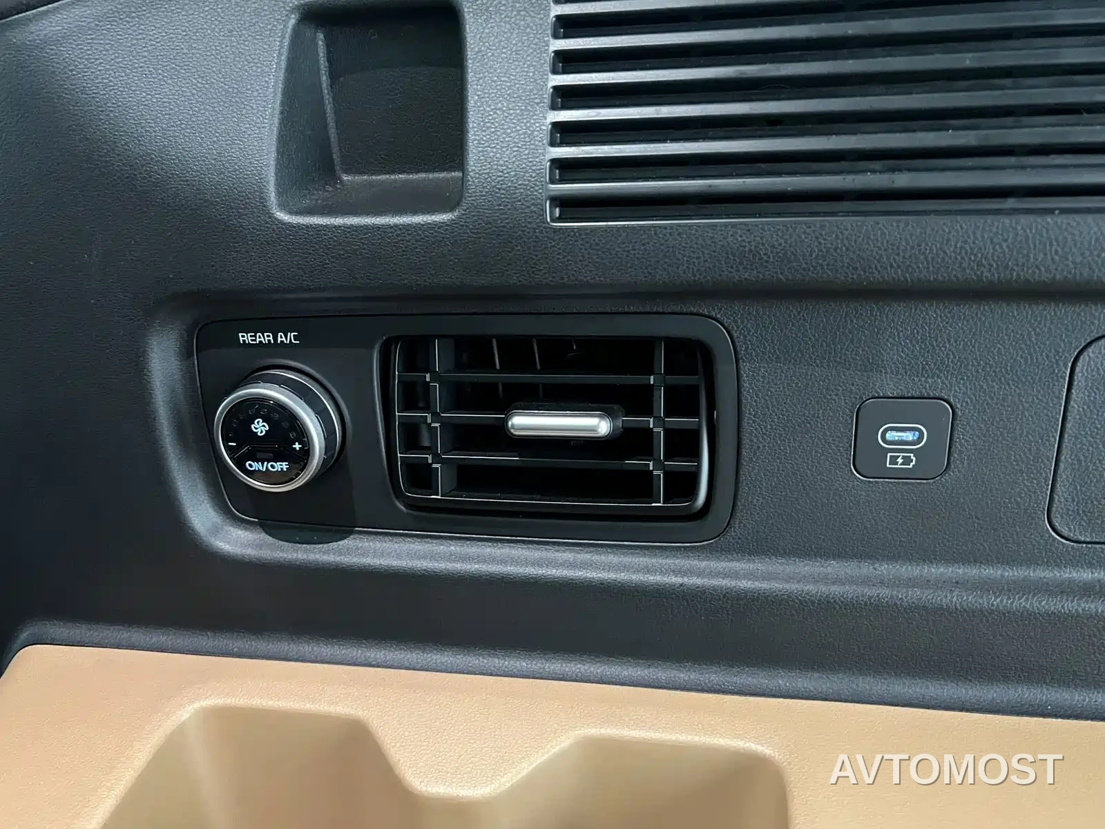 Hyundai Santa Fe 2024 2.0T Explorer Pro — фото 26