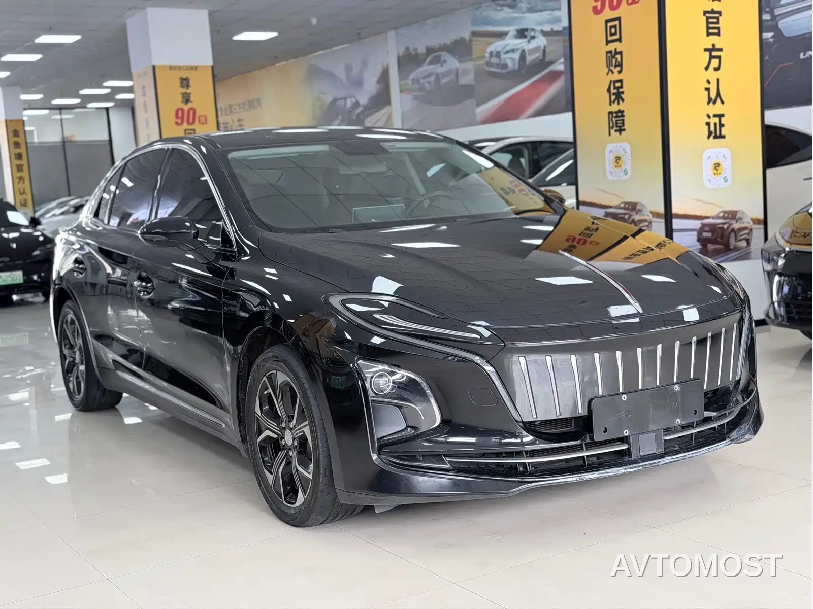 Hongqi E-QM5 2021 Charging Flag Joy Edition — фото 2