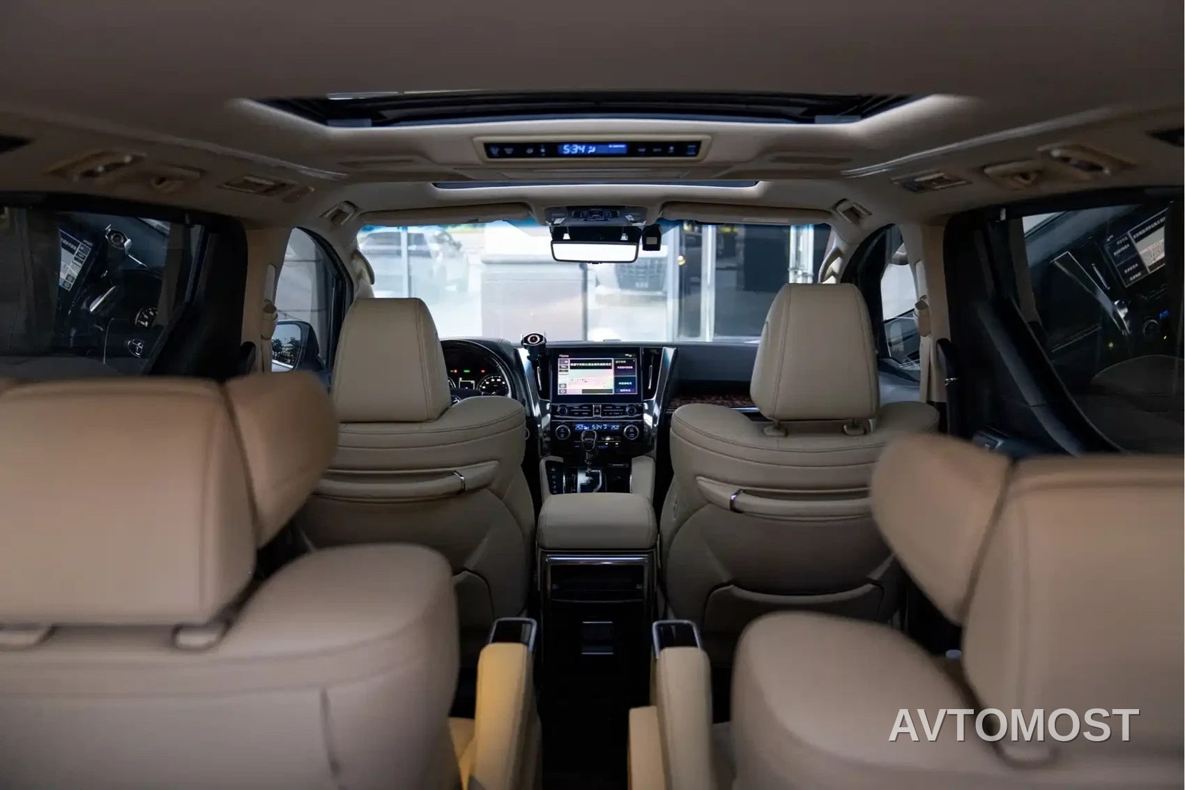 Toyota Alphard 2021 Hybrid 2.5L Luxury — фото 17