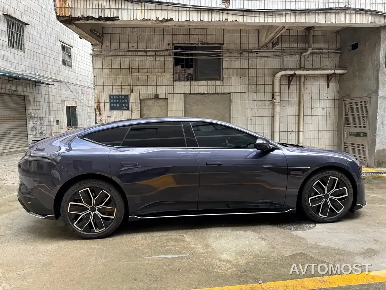 Avatr 12 2023 650 Triple Laser AWD Performance Edition — фото 4