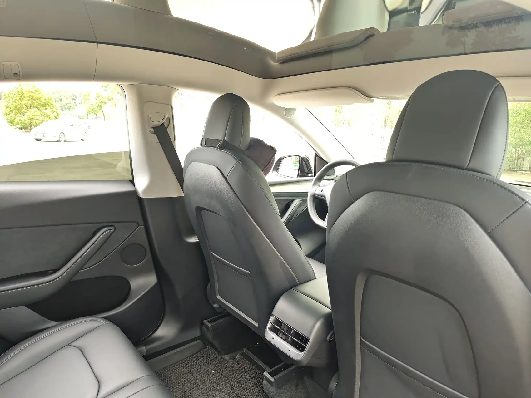 Tesla Model Y 2021 Standard Range Rear-Wheel Drive — фото 26