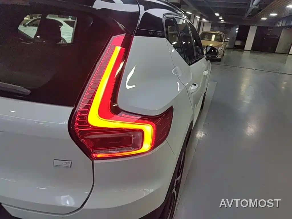 Volvo XC40 New Energy 2021 P8 EV AWD Elegant Sport — фото 8