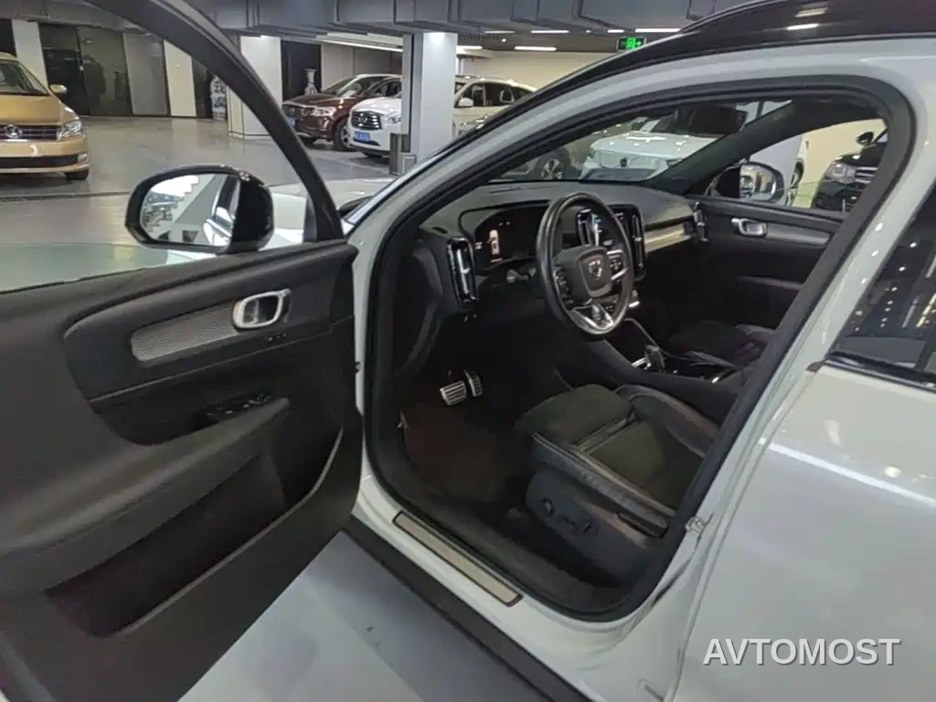 Volvo XC40 New Energy 2021 P8 EV AWD Elegant Sport — фото 16