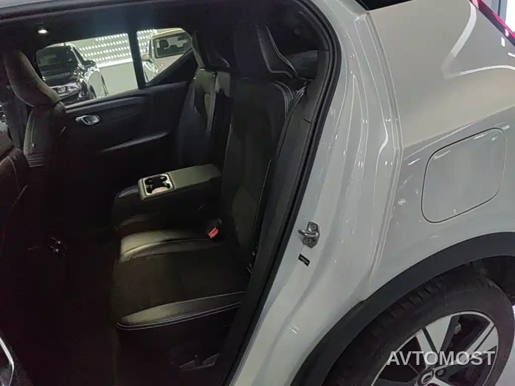Volvo XC40 New Energy 2021 P8 EV AWD Elegant Sport — фото 17