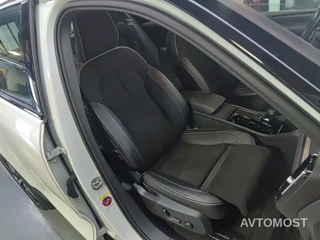 Volvo XC40 New Energy 2021 P8 EV AWD Elegant Sport — фото 25