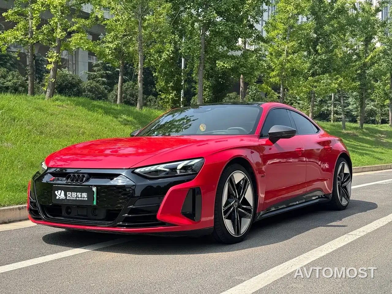 Audi e-tron GT 2023 Base Model — фото 1