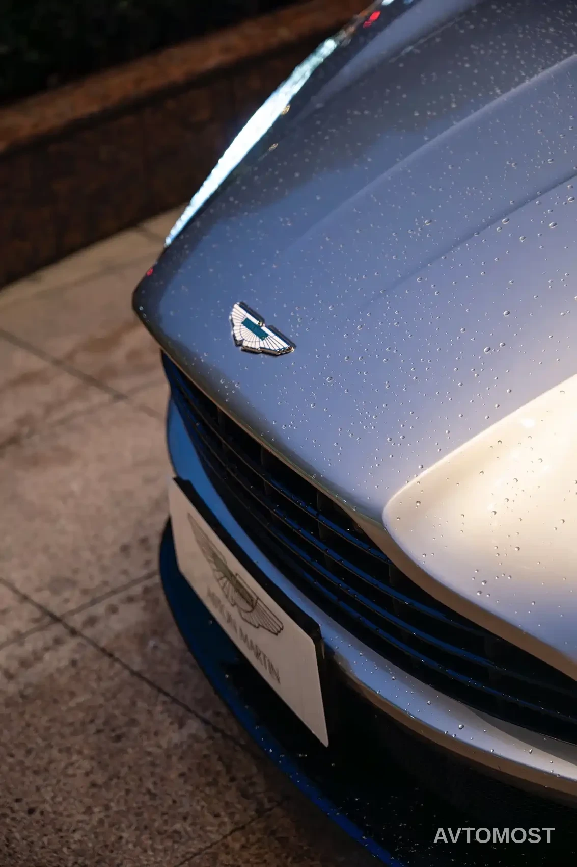 Aston Martin DB11 2023 4.0T V8 Volante — фото 9