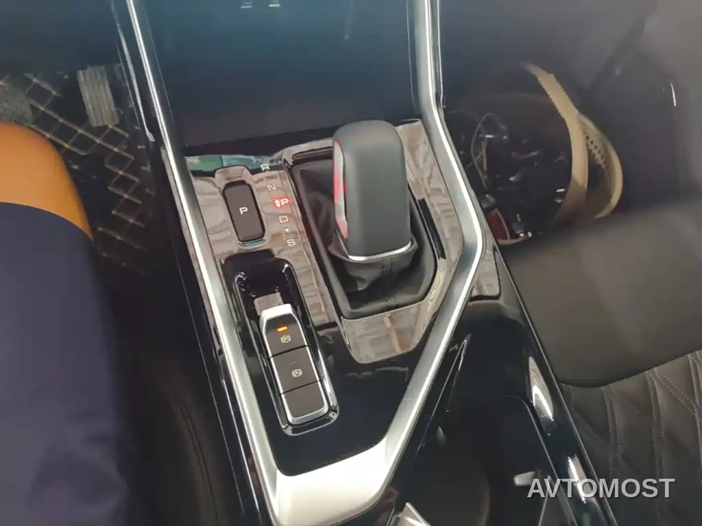 Wuling Xingchen 2022 2.0L DHT Electric Speed Edition — фото 11
