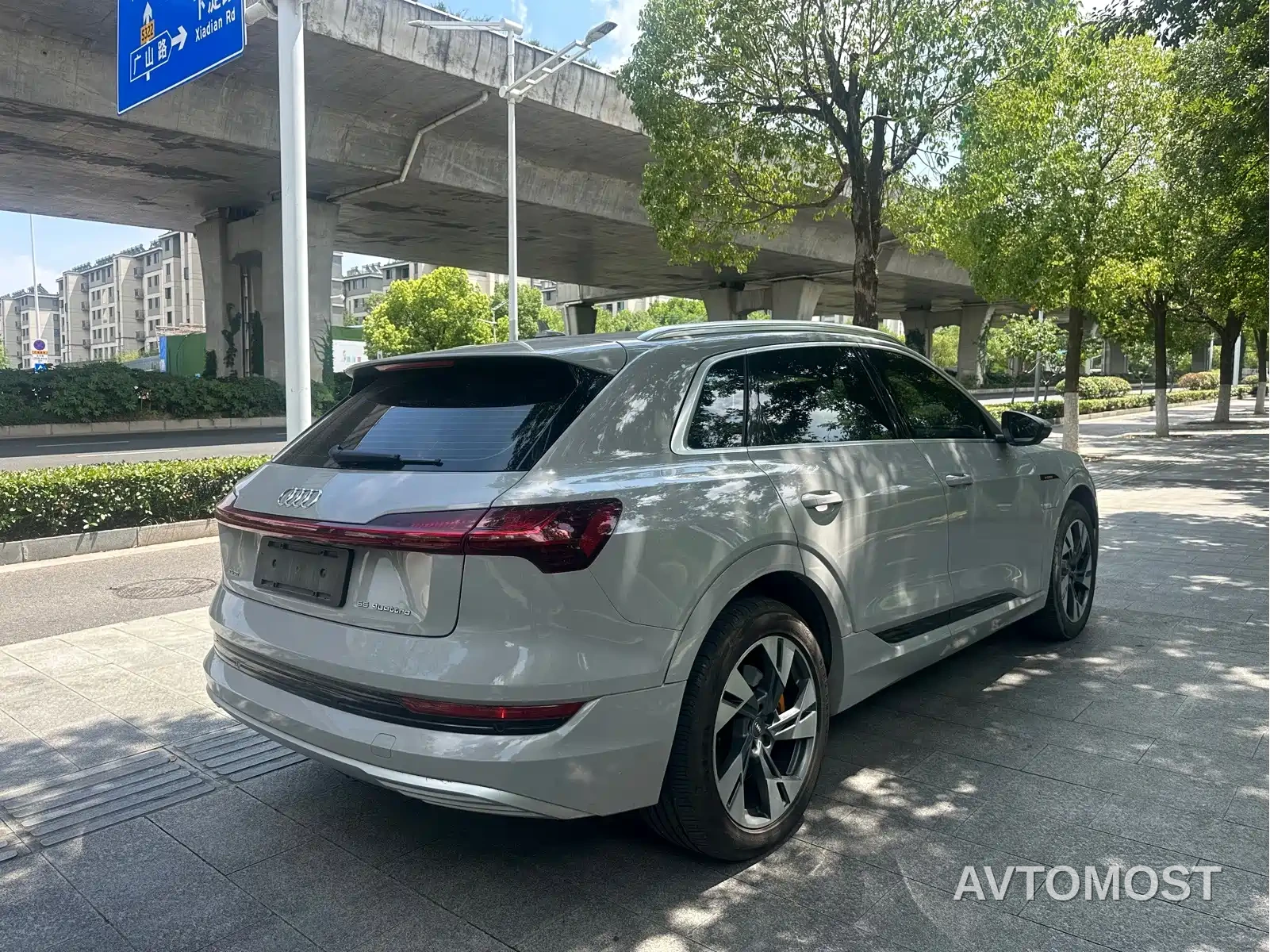 Audi e-tron (Import) 2019 55 quattro Exclusive — фото 5