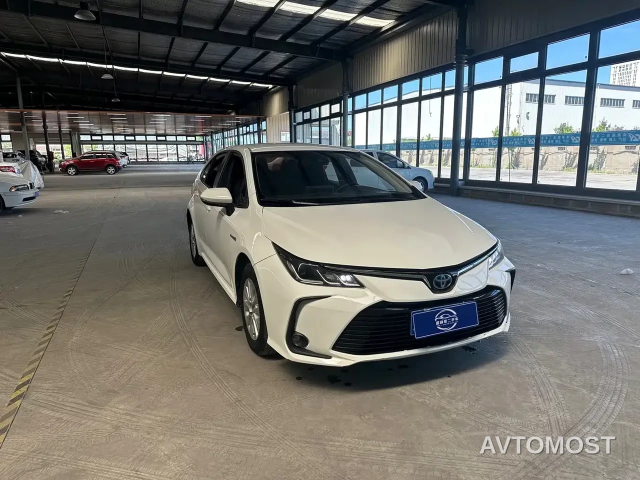 Toyota Corolla 2021 Hybrid 1.8L E-CVT Pioneer Edition — фото 3