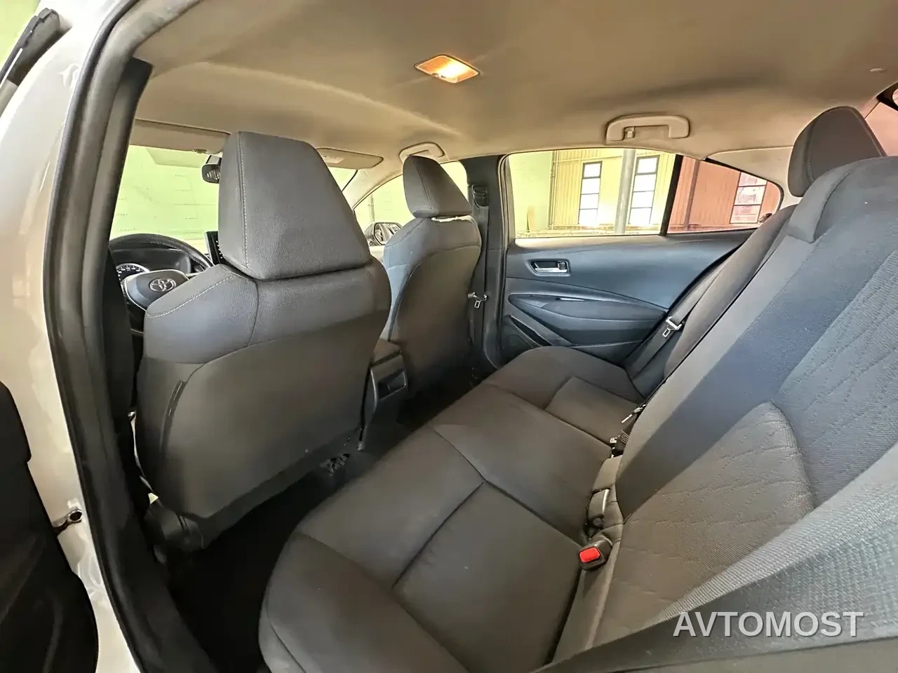 Toyota Corolla 2021 Hybrid 1.8L E-CVT Pioneer Edition — фото 9