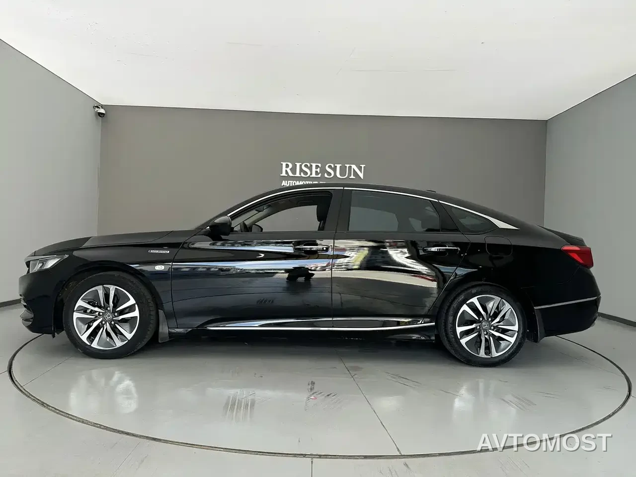 Honda Accord 2018 Sharp Hybrid 2.0L Sharp Cool Edition China VI — фото 4