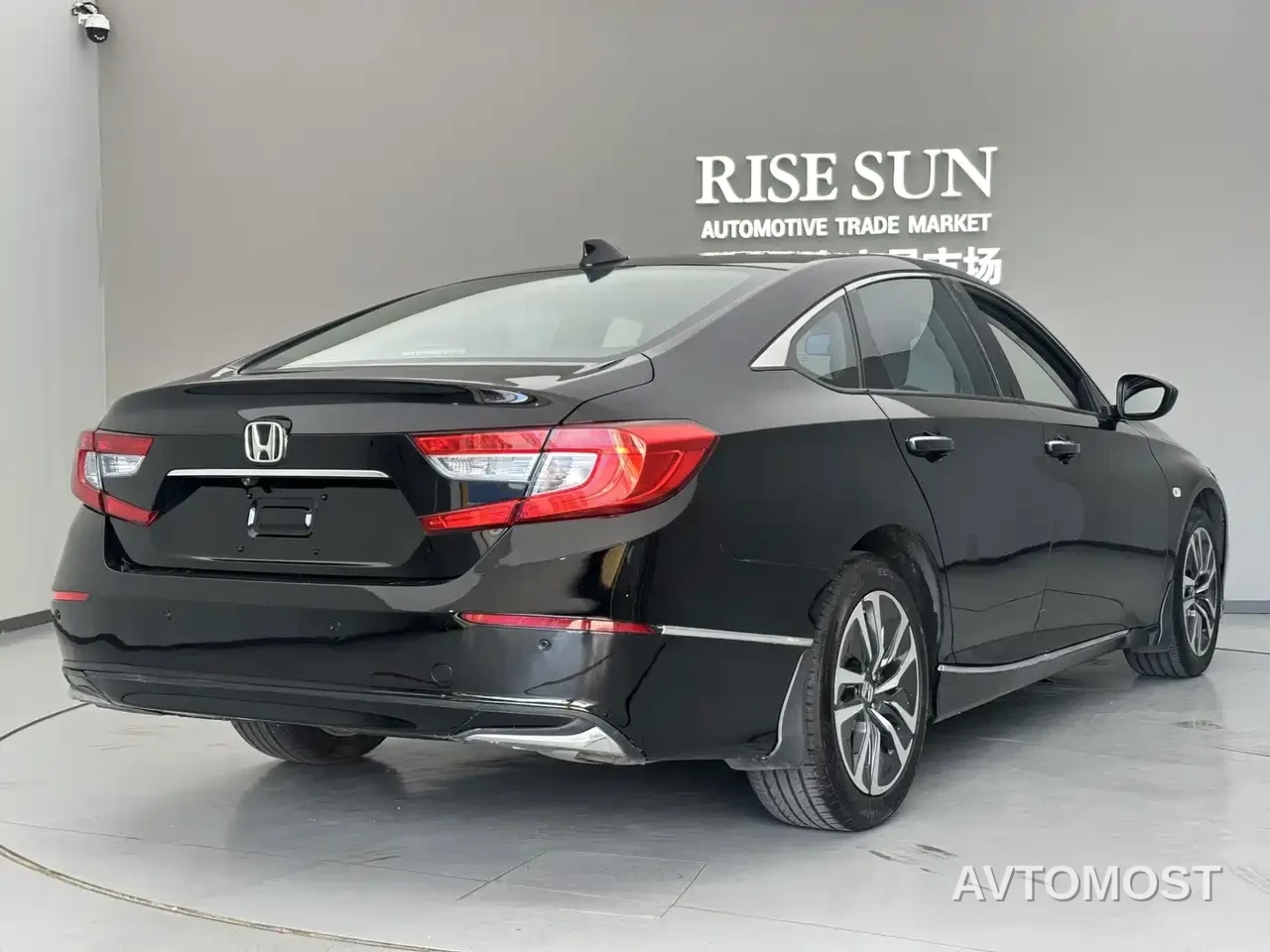 Honda Accord 2018 Sharp Hybrid 2.0L Sharp Cool Edition China VI — фото 6