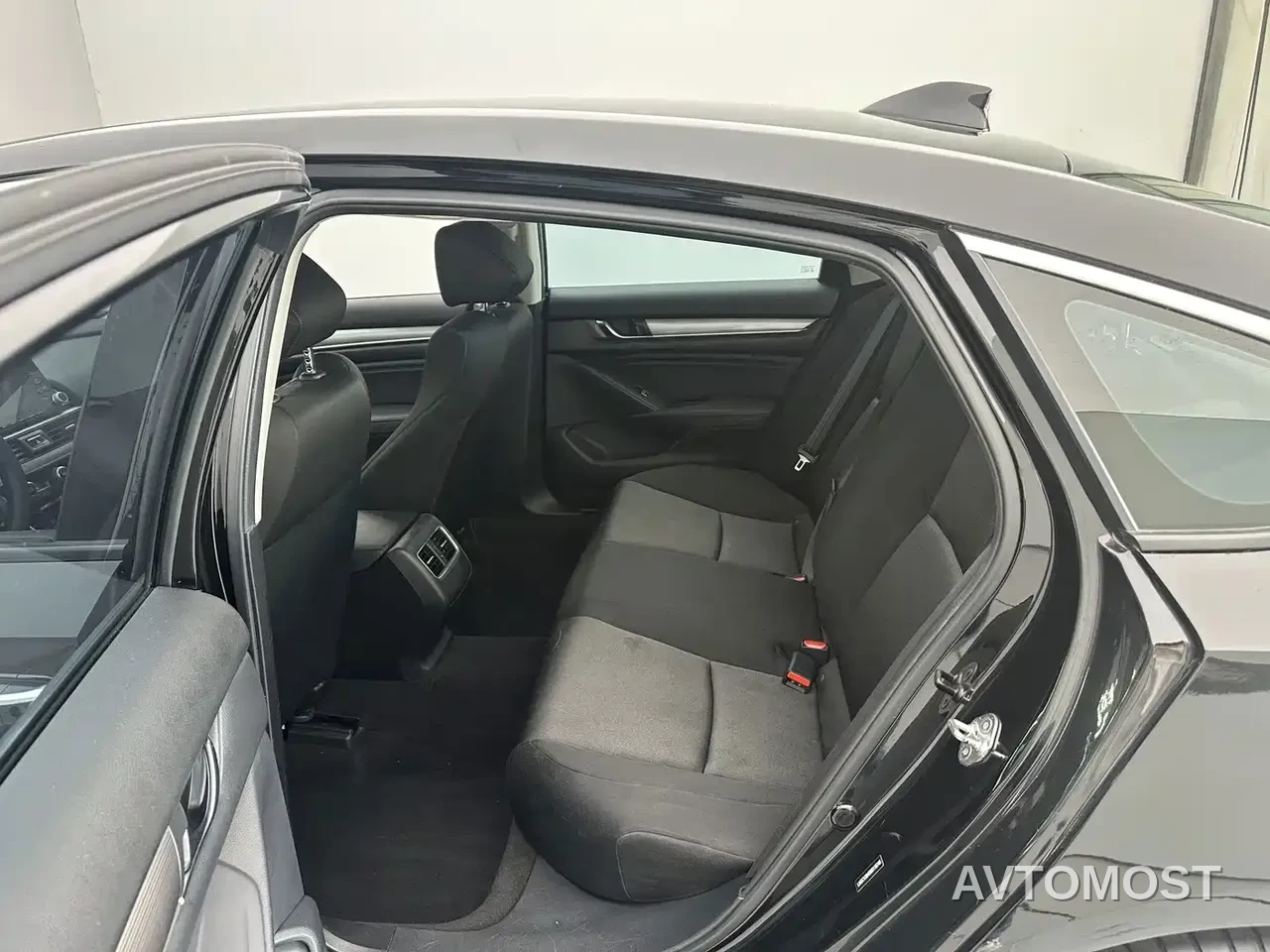 Honda Accord 2018 Sharp Hybrid 2.0L Sharp Cool Edition China VI — фото 11