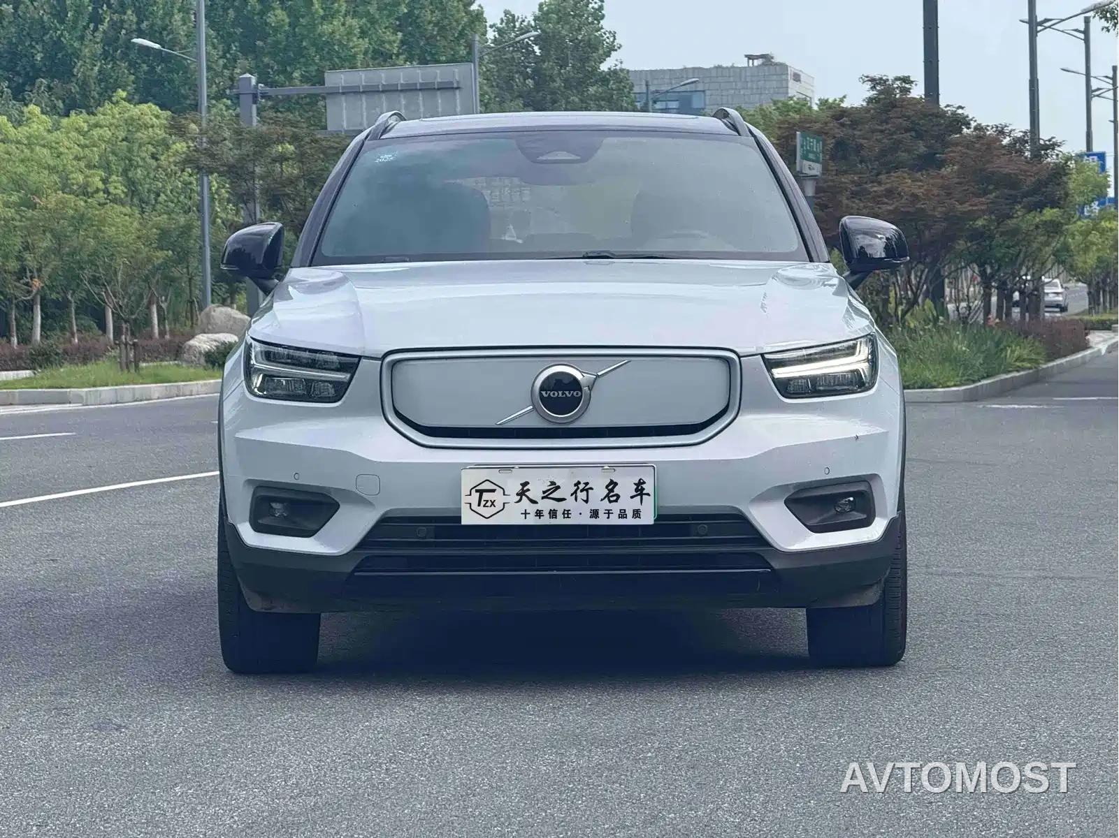 Volvo XC40 New Energy 2021 P8 EV AWD Elegant Sport — фото 2