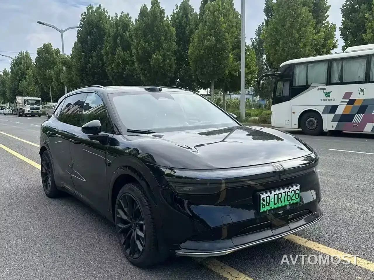 Zeekr 7X 2025 Model 75kWh RWD Smart Driving Edition — фото 3