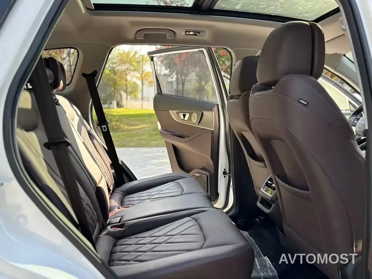 Chery Tiggo 8 PRO 2022 290T 2WD Vast Version 5-Seater — фото 6