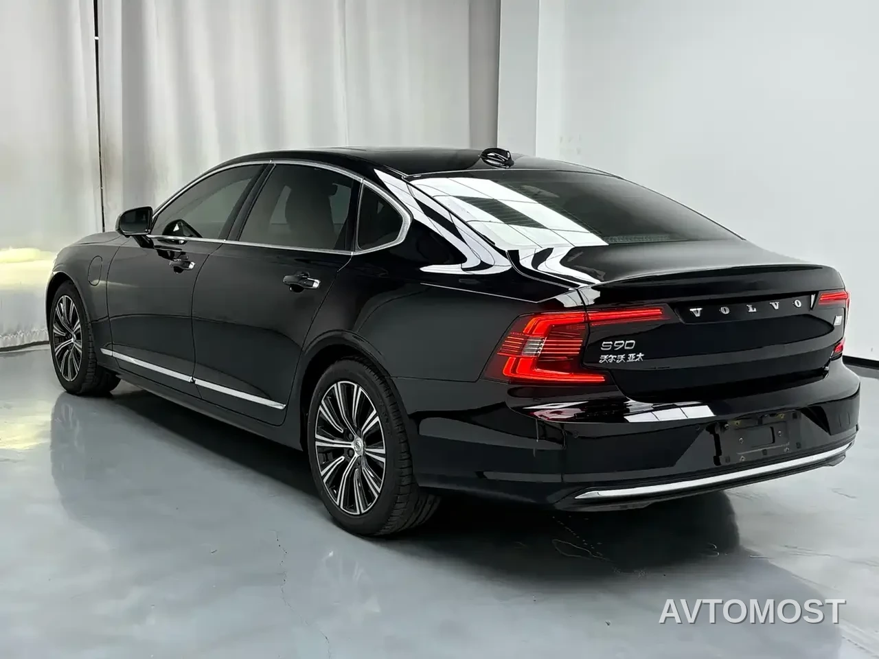 Volvo S90 Plug-in Hybrid 2021 T8 E-Drive Hybrid Zhiyi Luxury Edition — фото 4