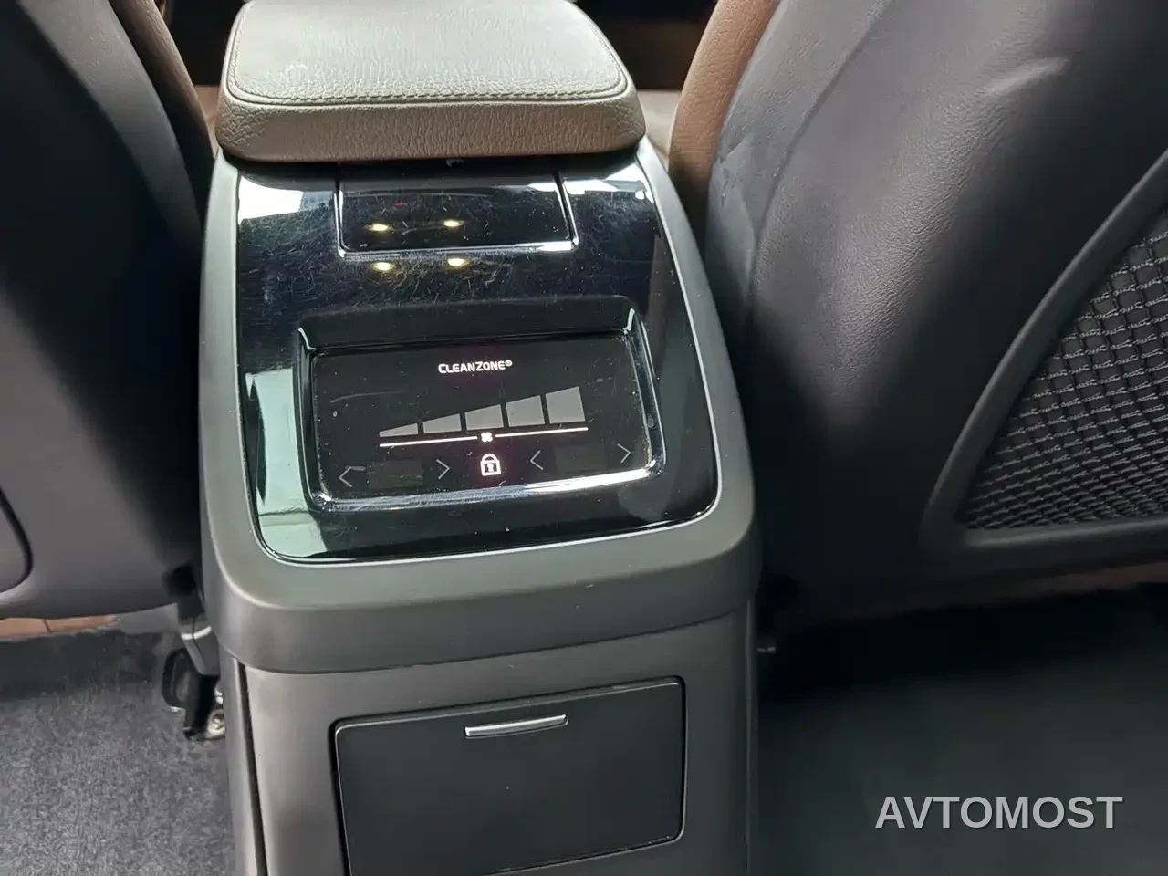 Volvo S90 Plug-in Hybrid 2021 T8 E-Drive Hybrid Zhiyi Luxury Edition — фото 9