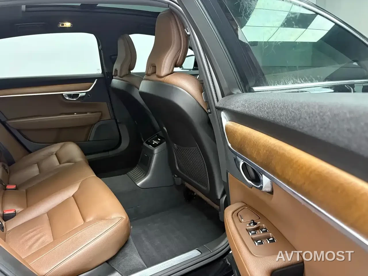 Volvo S90 Plug-in Hybrid 2021 T8 E-Drive Hybrid Zhiyi Luxury Edition — фото 15