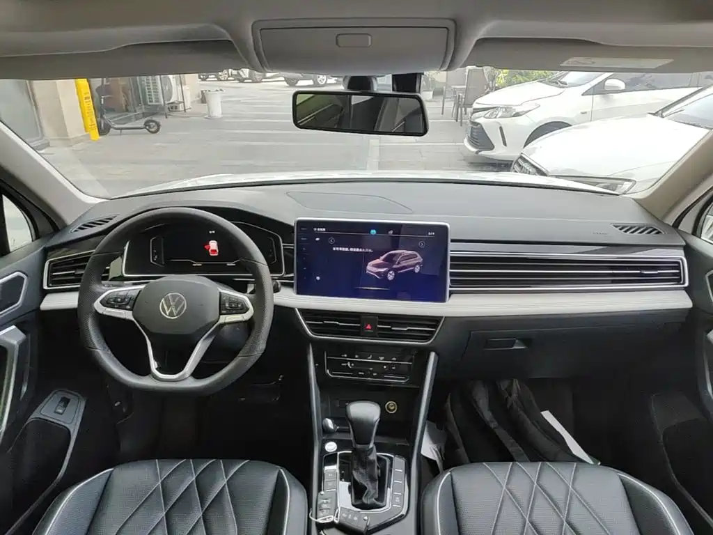 Volkswagen Tiguan L 2023 300TSI Automatic 2WD Smart Enjoyment Edition — фото 10