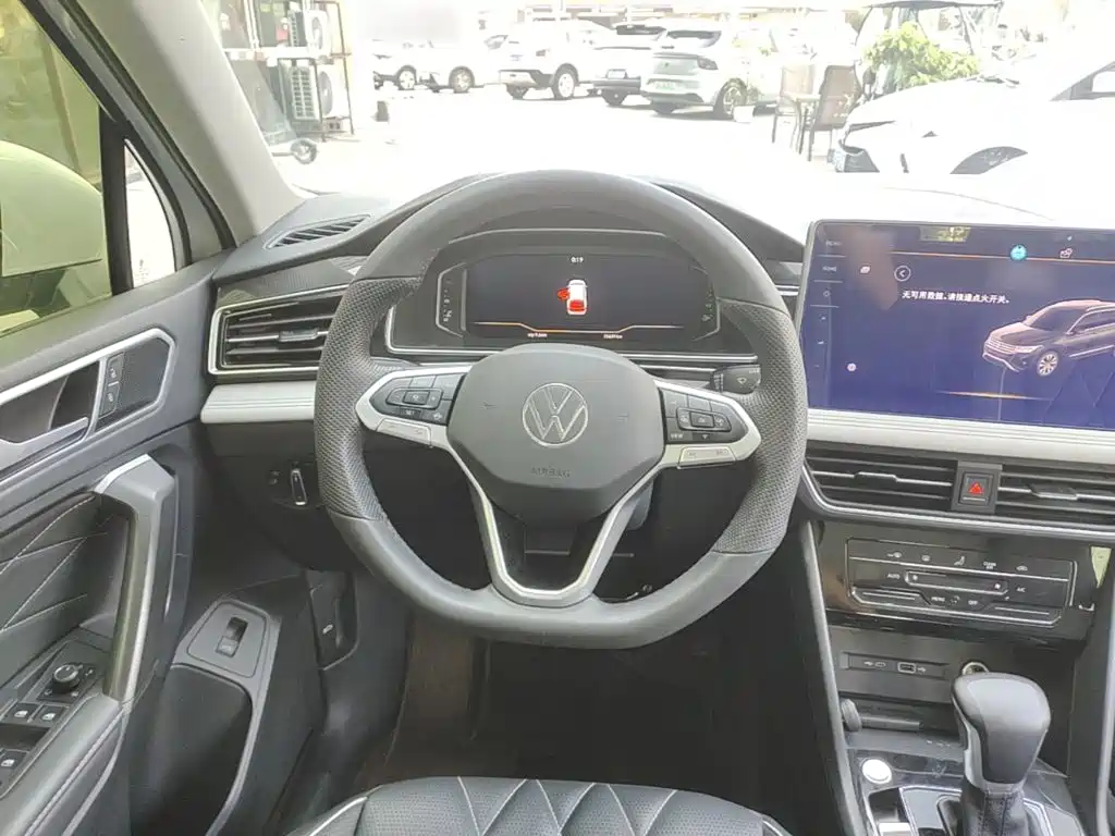 Volkswagen Tiguan L 2023 300TSI Automatic 2WD Smart Enjoyment Edition — фото 11