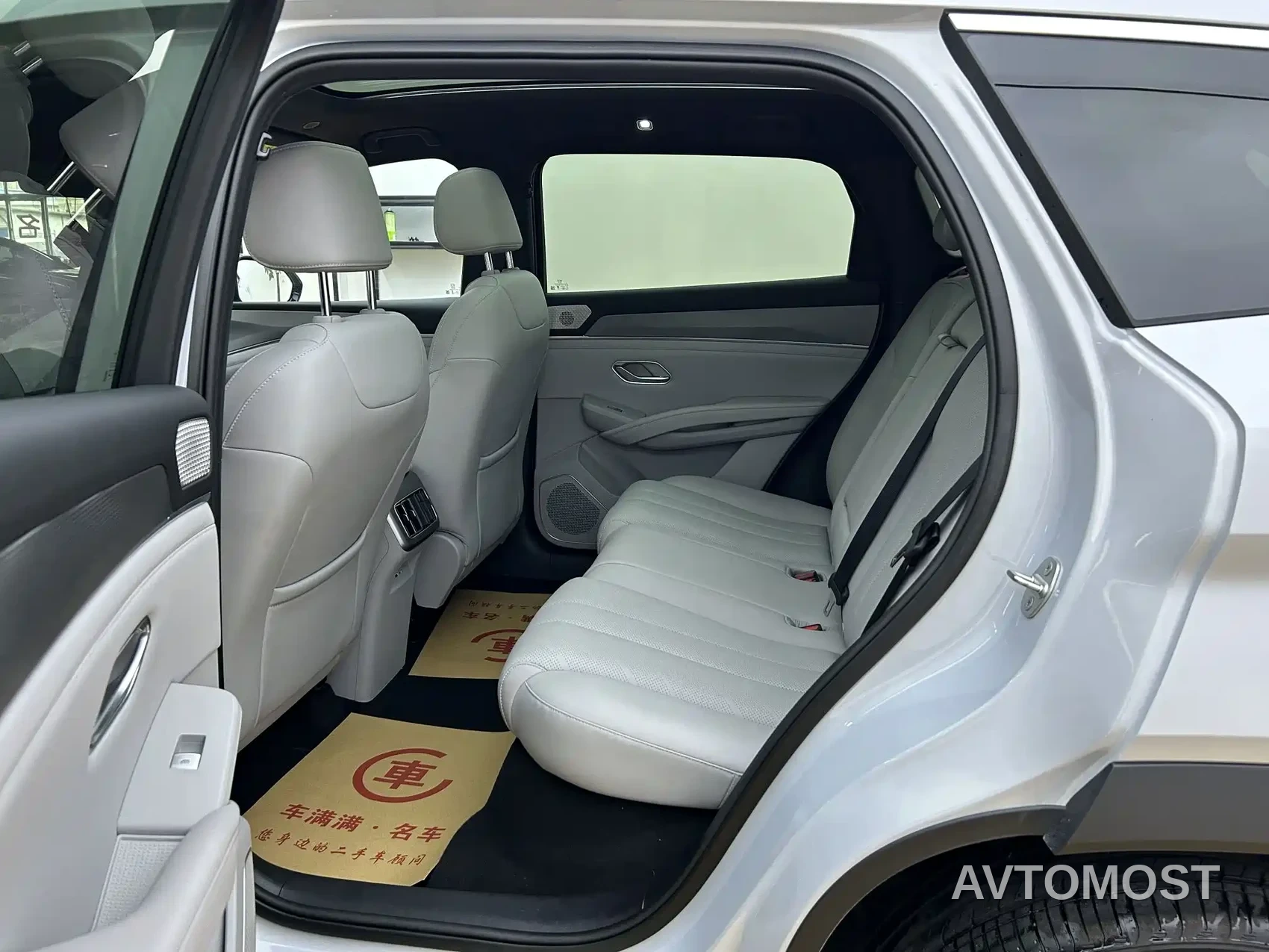 BYD Song Ultra 2026 Model Pure Electric 240kW — фото 3