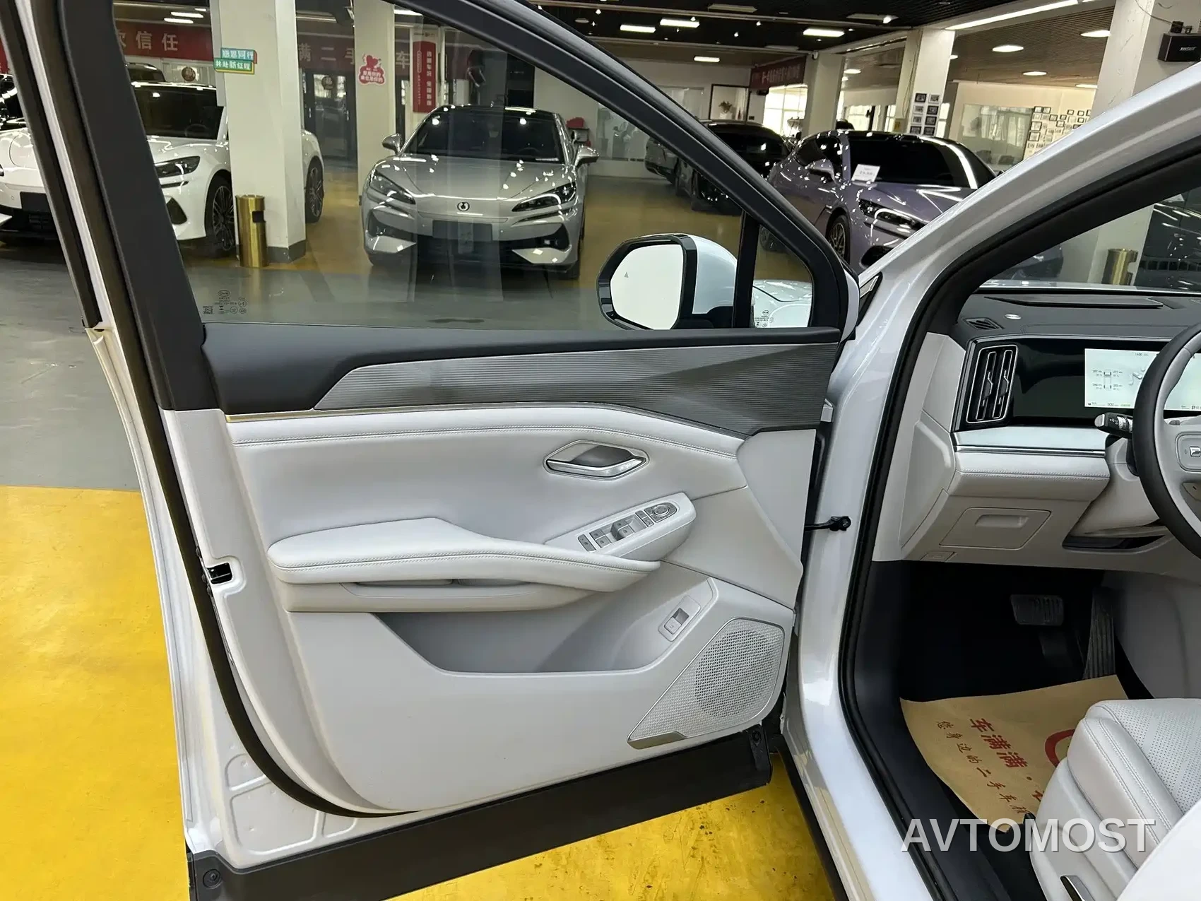 BYD Song Ultra 2026 Model Pure Electric 240kW — фото 4