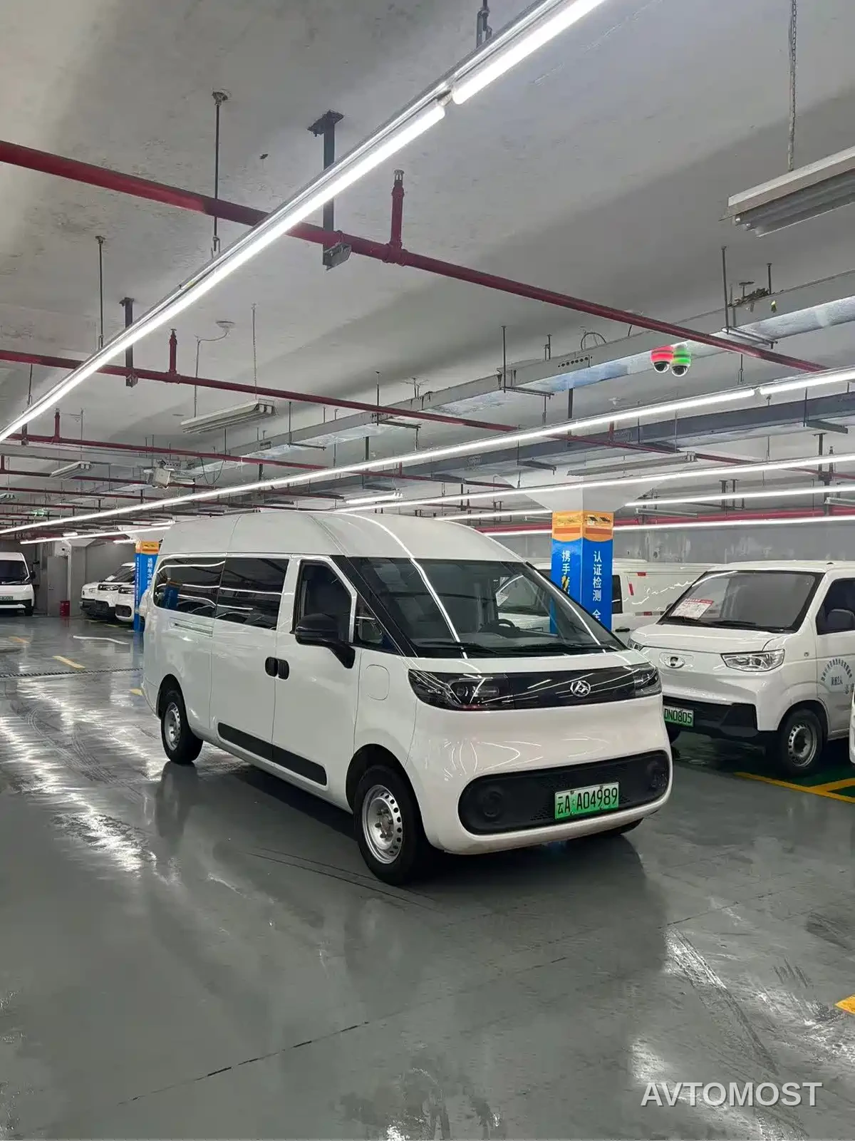 SAIC Maxus Dana V1 2025 Model V1+ Long Wheelbase High Roof Multi-Purpose Edition (62kWh) — фото 2