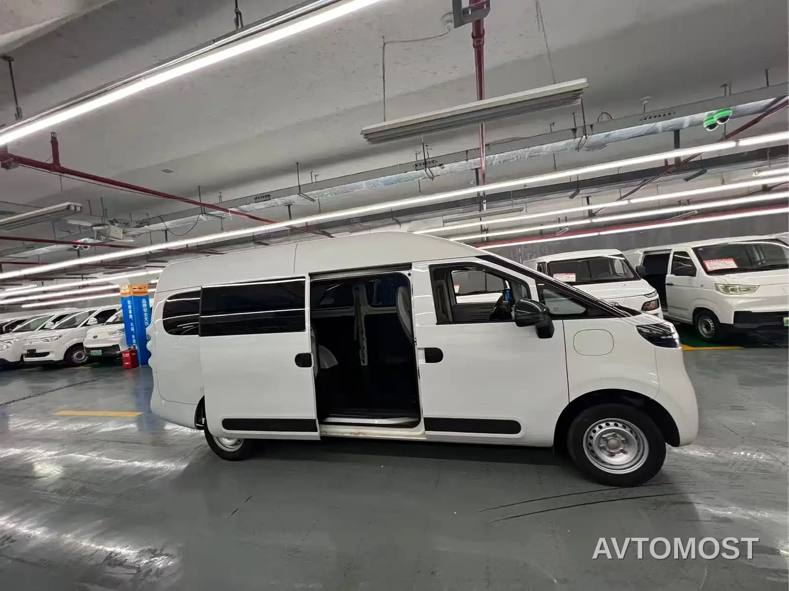 SAIC Maxus Dana V1 2025 Model V1+ Long Wheelbase High Roof Multi-Purpose Edition (62kWh) — фото 5