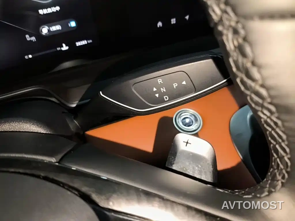 Exeed Lingyun 2025 400T AWD Star Premium Edition — фото 10