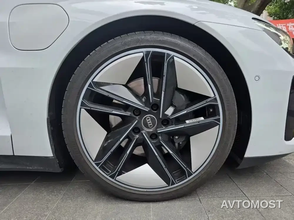 Audi e-tron GT 2023 Base Model — фото 11