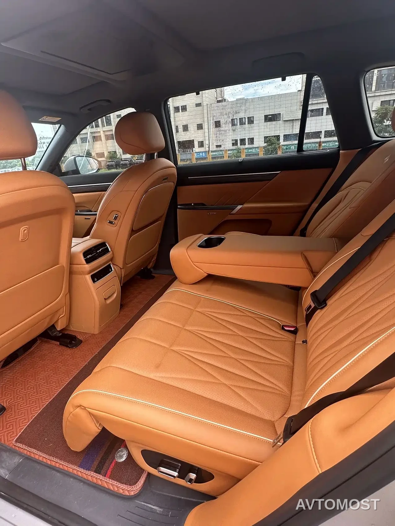 Dongfeng Yipai eπ008 2024 210Max Range Extender 6-Seater — фото 9