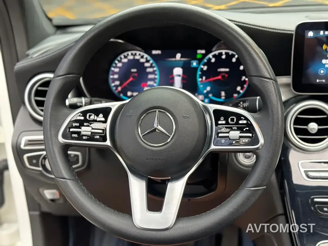 Mercedes-Benz GLC 2022 Model GLC 260 L 4MATIC Dynamic Edition — фото 7