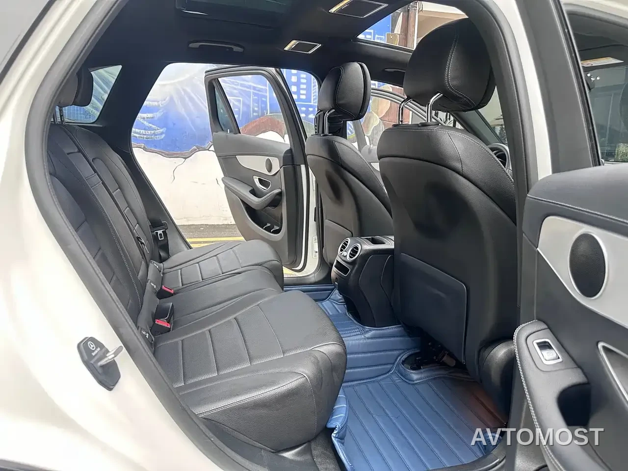 Mercedes-Benz GLC 2022 Model GLC 260 L 4MATIC Dynamic Edition — фото 12