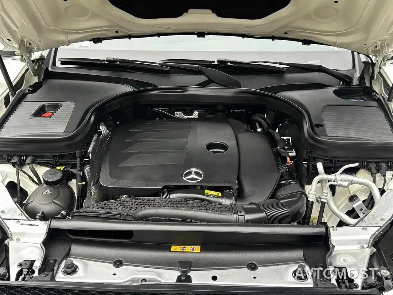 Mercedes-Benz GLC 2022 Model GLC 260 L 4MATIC Dynamic Edition — фото 14