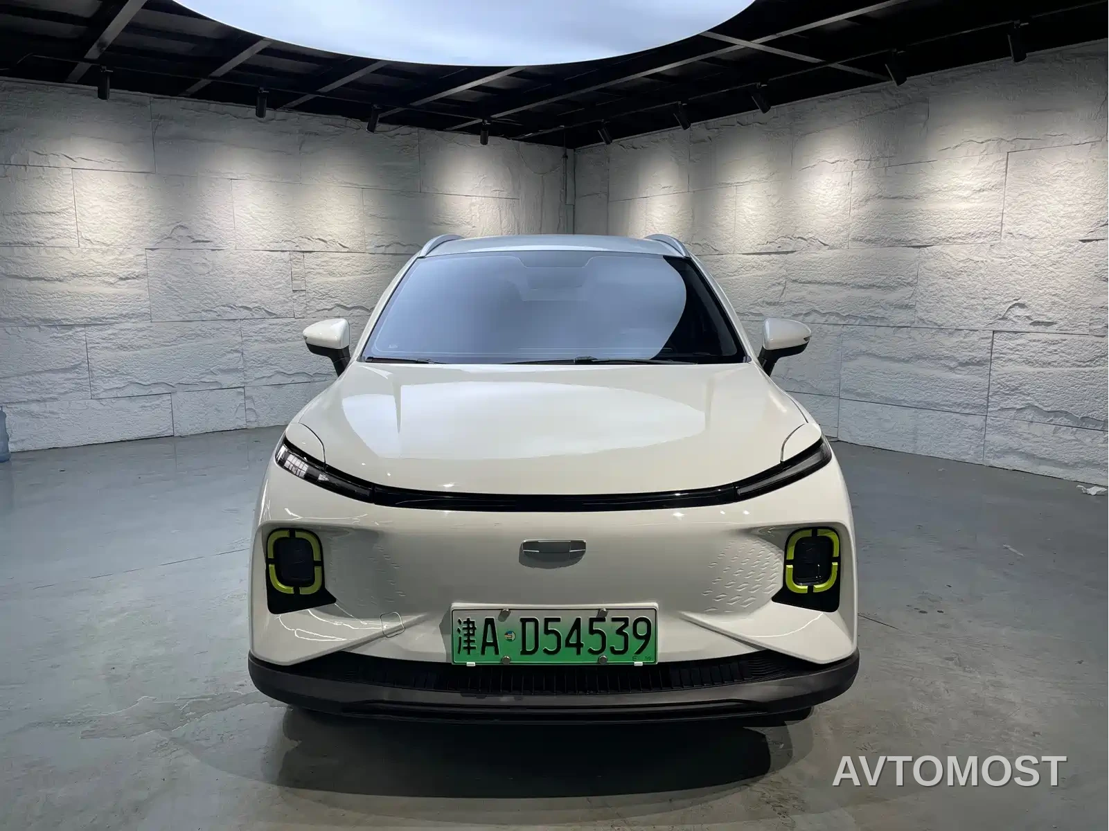 Geely Geometry E Firefly 2023 320KM Cute Tiger 5-seater — фото 2
