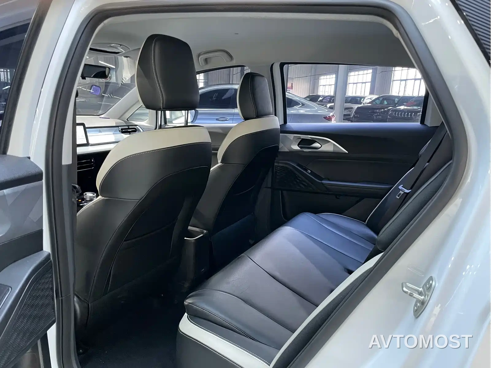 Geely Geometry E Firefly 2023 320KM Cute Tiger 5-seater — фото 6