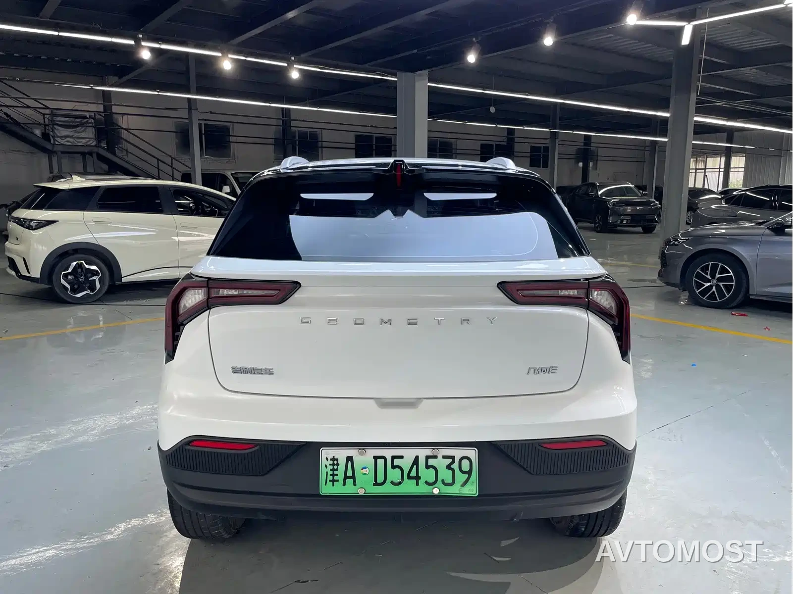 Geely Geometry E Firefly 2023 320KM Cute Tiger 5-seater — фото 12